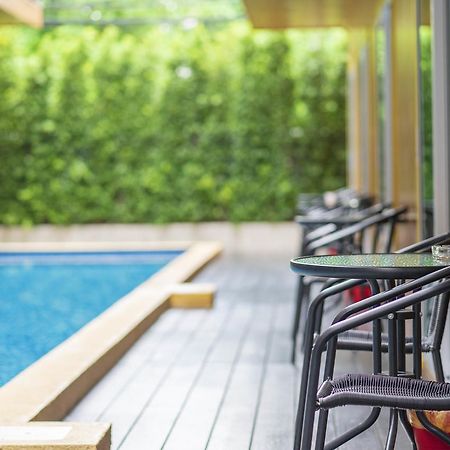 Resort V - Mrt Huai Khwang Bangkok Exterior photo